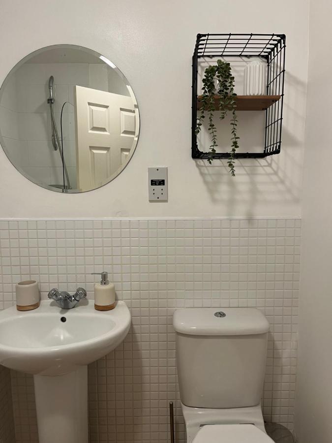 Homely 2 Story Cathedral City Apartment Durham Bagian luar foto