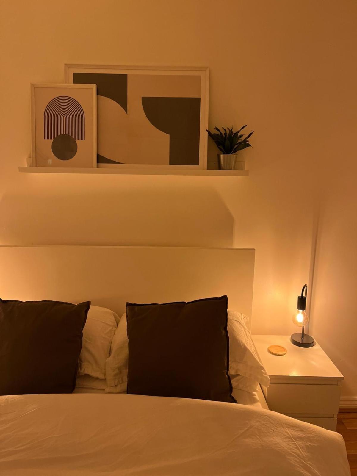 Homely 2 Story Cathedral City Apartment Durham Bagian luar foto